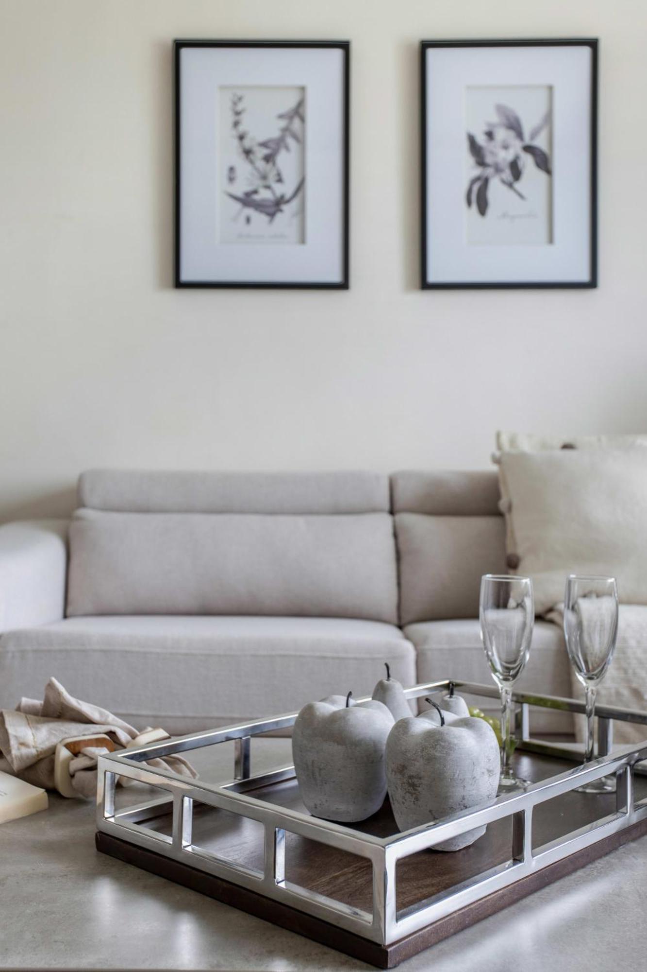 Frank Porter - Bonnington Apartment Dubai